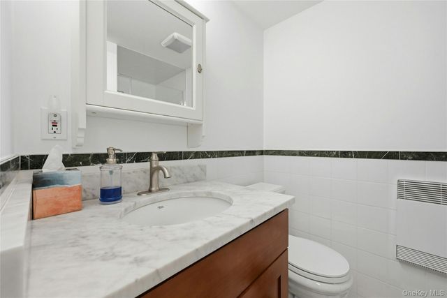 95 6th Avenue, Huntington Station, NY 11746