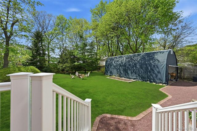 95 6th Avenue, Huntington Station, NY 11746