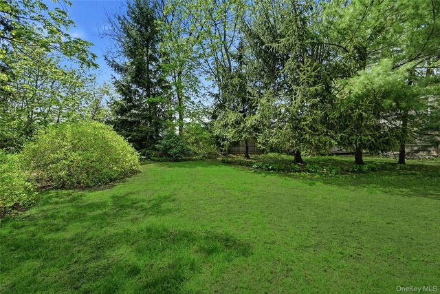 95 6th Avenue, Huntington Station, NY 11746