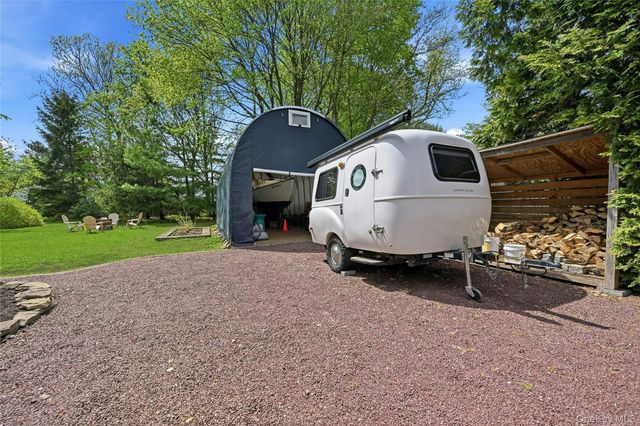 95 6th Avenue, Huntington Station, NY 11746