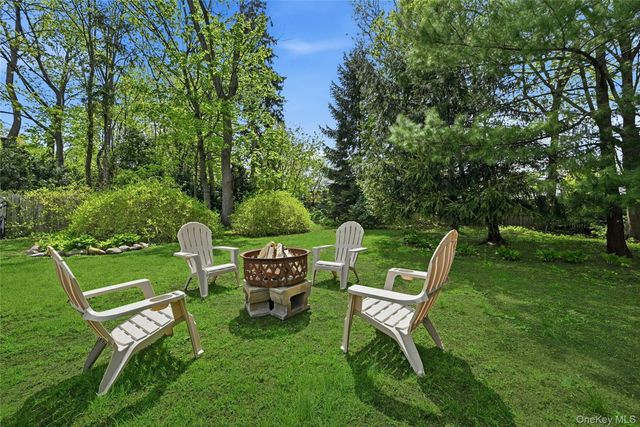 95 6th Avenue, Huntington Station, NY 11746