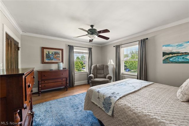 1090 Erie Cliff Drive, Lakewood, OH 44107