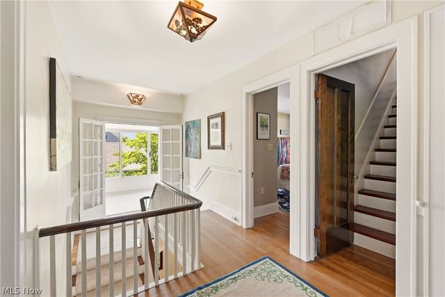 1090 Erie Cliff Drive, Lakewood, OH 44107