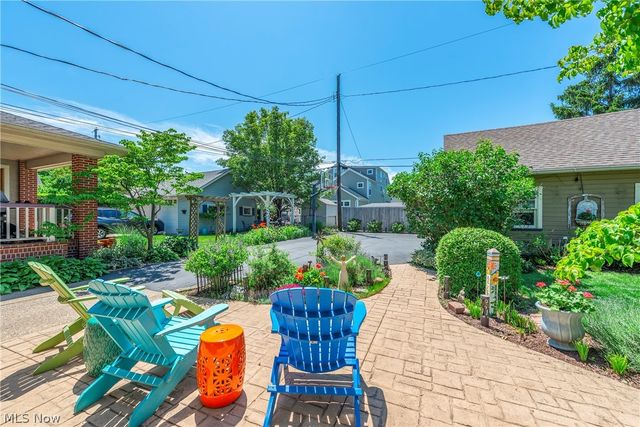 1090 Erie Cliff Drive, Lakewood, OH 44107