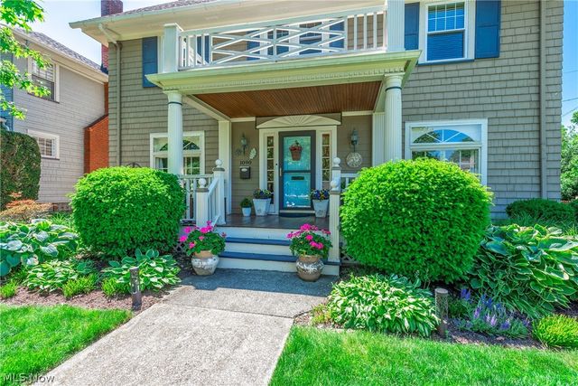 1090 Erie Cliff Drive, Lakewood, OH 44107