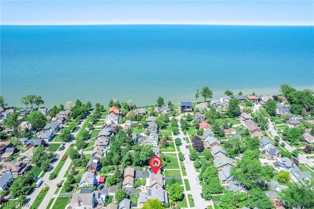 1090 Erie Cliff Drive, Lakewood, OH 44107