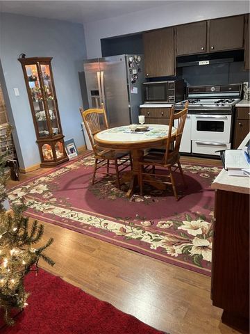 528 Longfellow St, Vandergrift, PA 15690