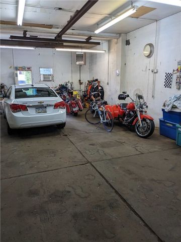 528 Longfellow St, Vandergrift, PA 15690