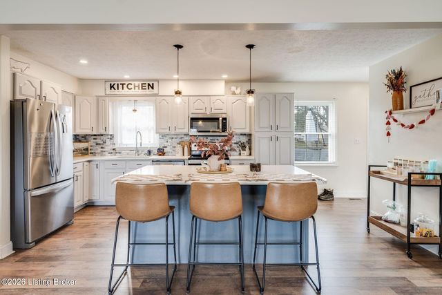 225 Adams Dr, Mt Washington, KY 40047