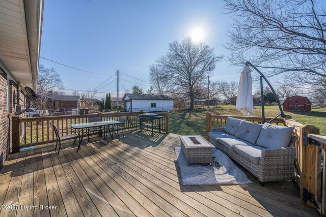 225 Adams Dr, Mt Washington, KY 40047