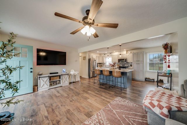 225 Adams Dr, Mt Washington, KY 40047