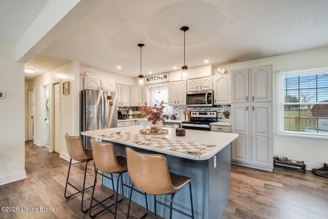 225 Adams Dr, Mt Washington, KY 40047