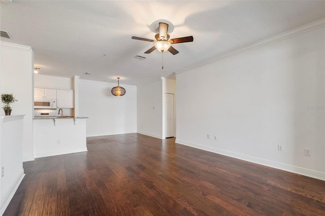 142 SOUTHERN PECAN CIRCLE 205, Winter Garden, FL 34787