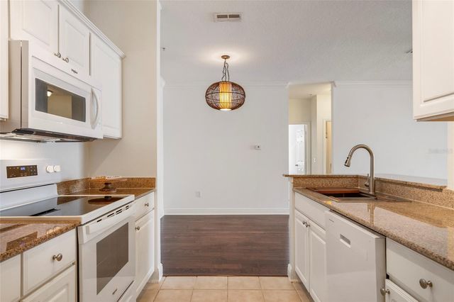 142 SOUTHERN PECAN CIRCLE 205, Winter Garden, FL 34787