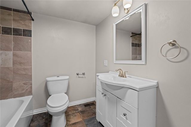 1872 Double Springs Road, Fayetteville, AR 72704