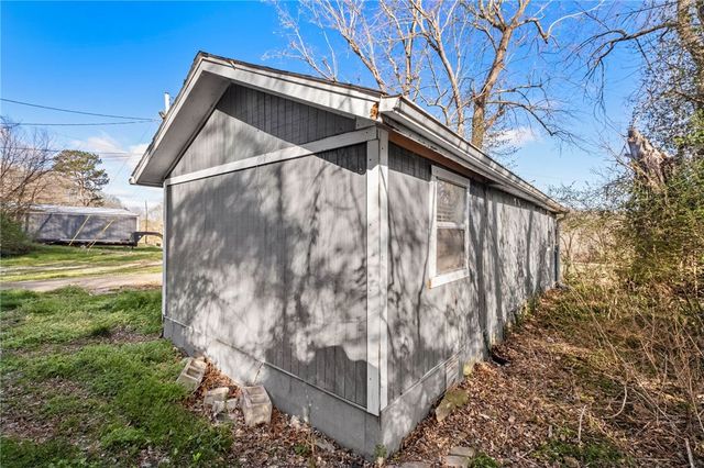 1872 Double Springs Road, Fayetteville, AR 72704