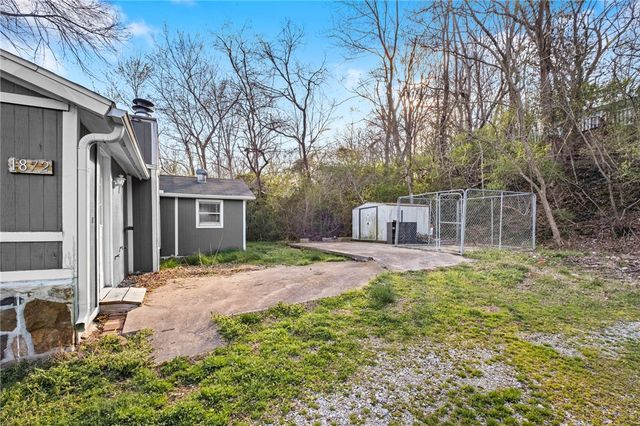 1872 Double Springs Road, Fayetteville, AR 72704