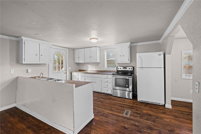 1872 Double Springs Road, Fayetteville, AR 72704