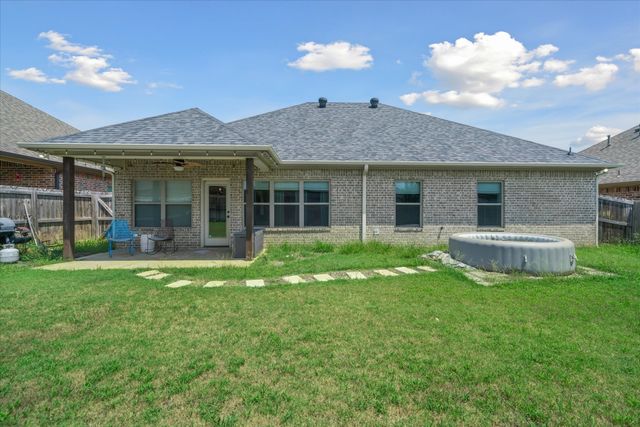 332 Kingdom Boulevard, Lindale, TX 75771