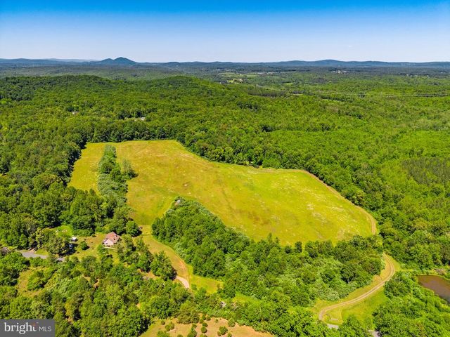 342 POES S, Amissville, VA 20106