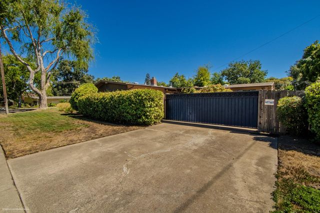 5959 Alexandria Pl, Stockton, CA 95207