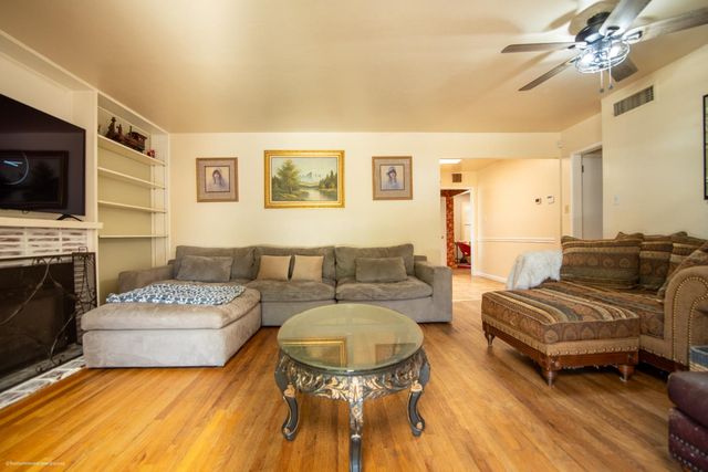 5959 Alexandria Pl, Stockton, CA 95207