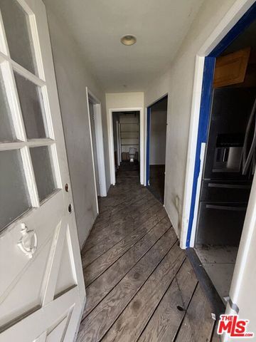 7309 Cantaloupe Avenue, Van Nuys (los Angeles), CA 91405