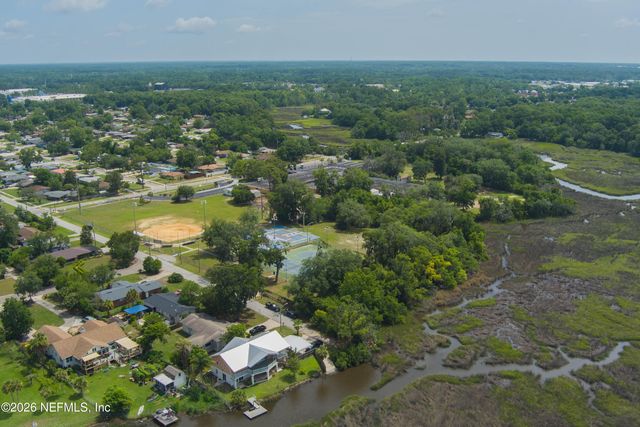 11100 EMUNESS Road, Jacksonville, FL 32218