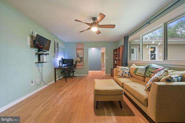 910 WILSON DR, Dover, DE 19904