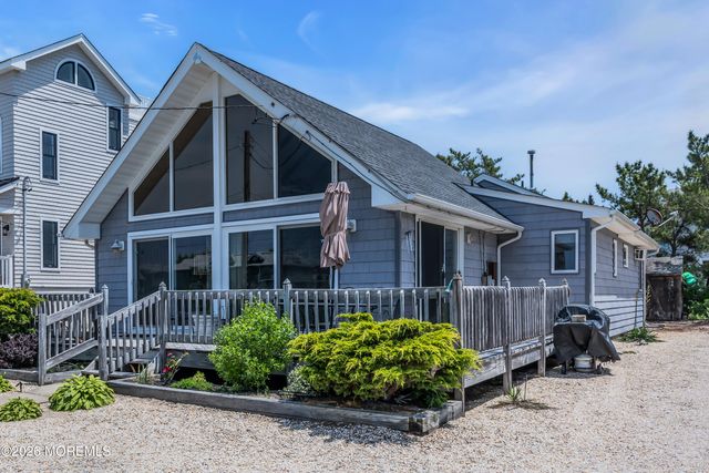 108 Shore Avenue, Surf City, NJ 08008