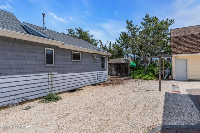 108 Shore Avenue, Surf City, NJ 08008