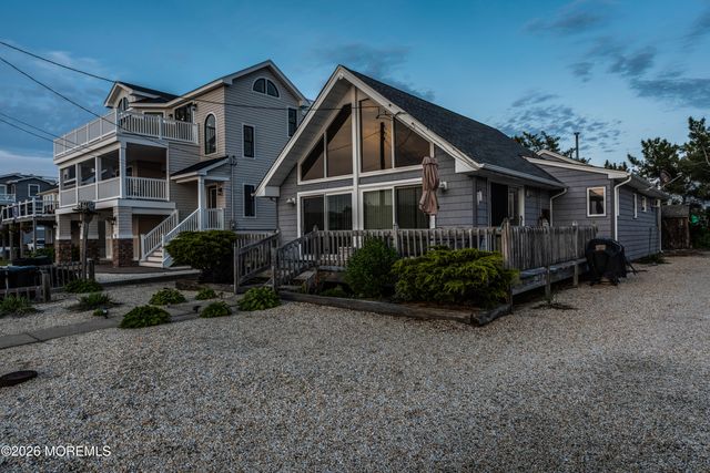108 Shore Avenue, Surf City, NJ 08008