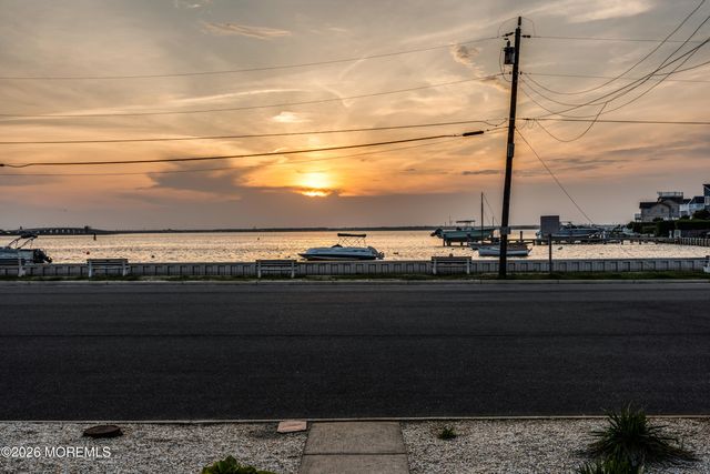 108 Shore Avenue, Surf City, NJ 08008