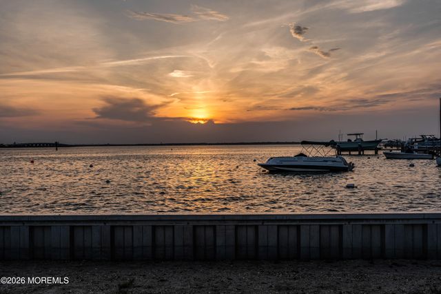108 Shore Avenue, Surf City, NJ 08008