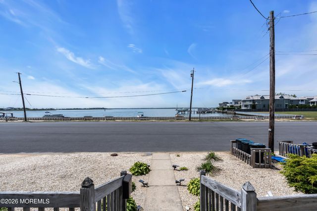108 Shore Avenue, Surf City, NJ 08008