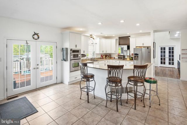 6 SUNSET CT, Swedesboro, NJ 08085