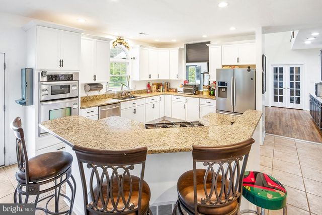 6 SUNSET CT, Swedesboro, NJ 08085