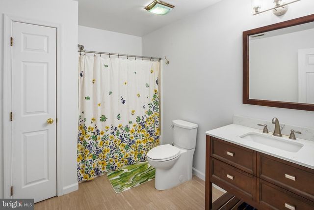 6 SUNSET CT, Swedesboro, NJ 08085