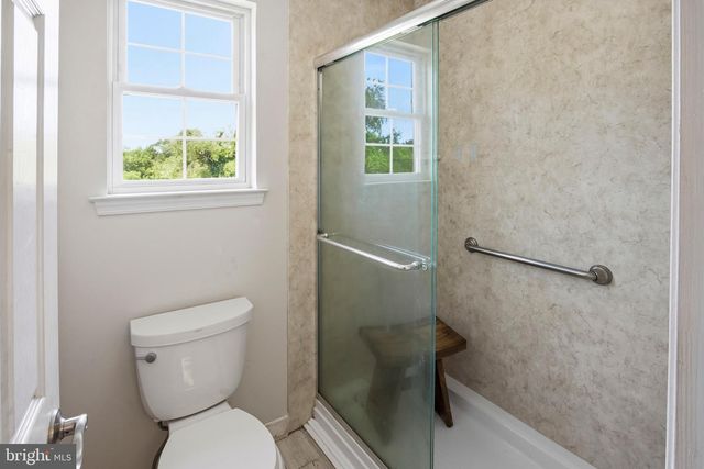 6 SUNSET CT, Swedesboro, NJ 08085