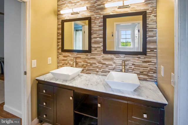 6 SUNSET CT, Swedesboro, NJ 08085