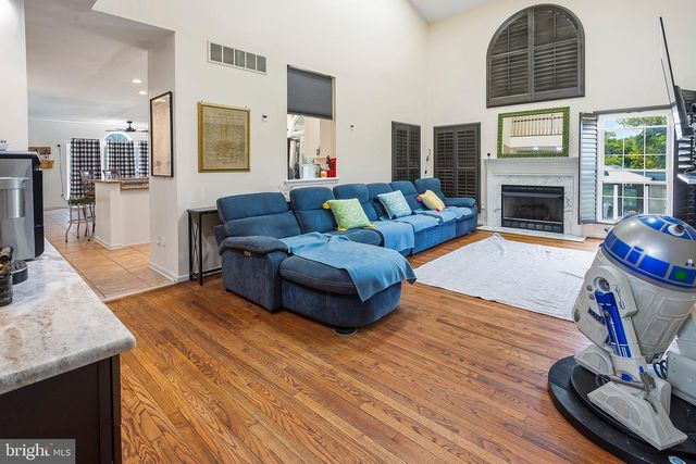 6 SUNSET CT, Swedesboro, NJ 08085