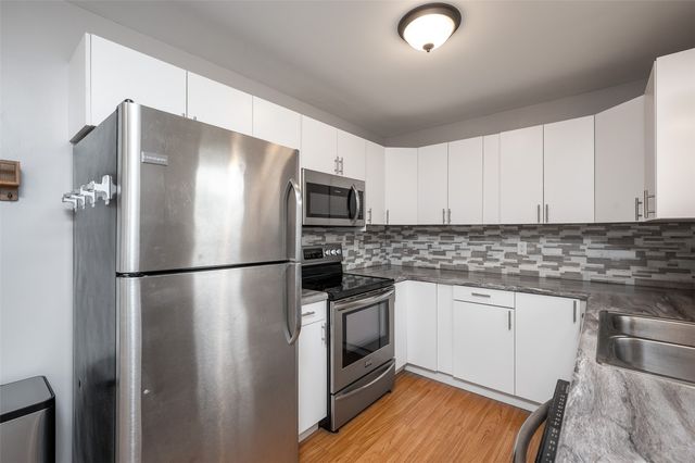 2101 Larry Drive NE, Cedar Rapids, IA 52402