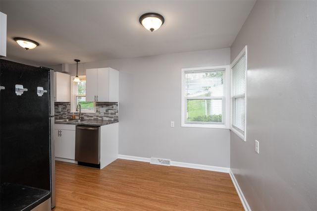 2101 Larry Drive NE, Cedar Rapids, IA 52402