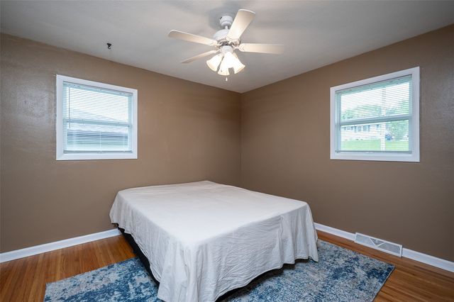 2101 Larry Drive NE, Cedar Rapids, IA 52402