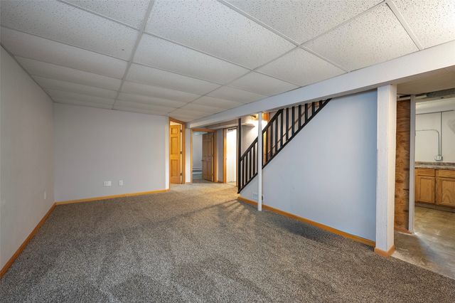 2101 Larry Drive NE, Cedar Rapids, IA 52402