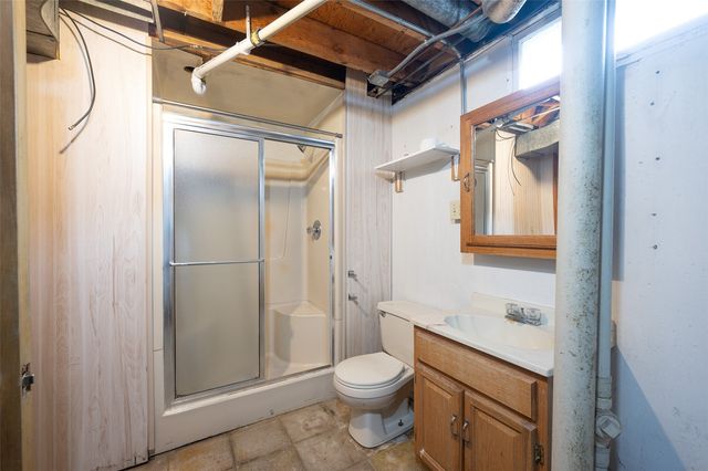 2101 Larry Drive NE, Cedar Rapids, IA 52402
