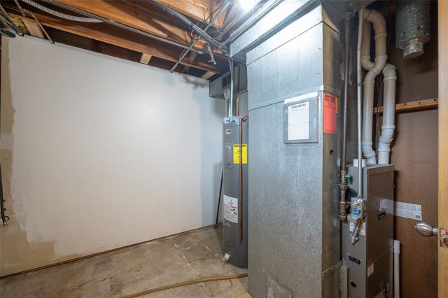 2101 Larry Drive NE, Cedar Rapids, IA 52402