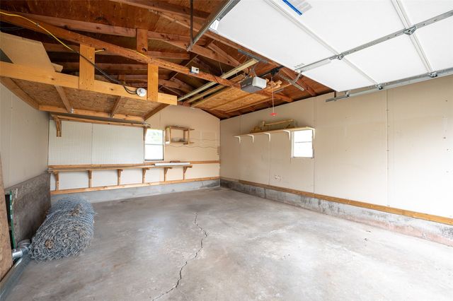 2101 Larry Drive NE, Cedar Rapids, IA 52402