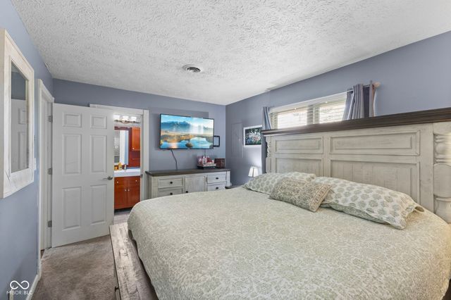 1070 Ross Court, Franklin, IN 46131