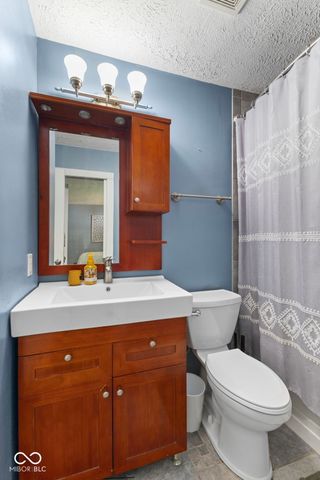 1070 Ross Court, Franklin, IN 46131